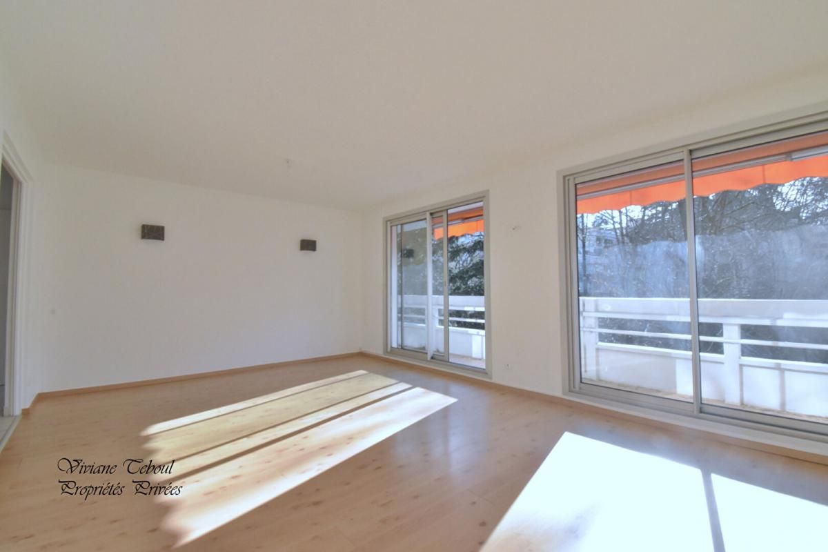 APPARTEMENT LYON 5. T3 de 72M2. BALCON .CAVE .PARKING A DISPOSITION