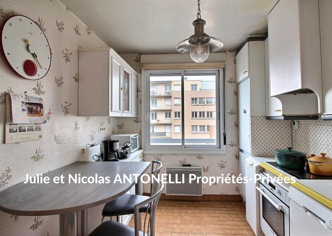 SAINT-ETIENNE St Etienne 42100 Appartement 95 m² 3 chambres balcon et garage double 4