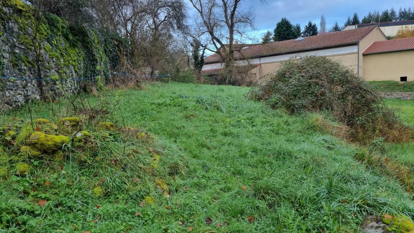 BEAUZAC Beauzac 43590 centre du village parcelle de terrain constructible non viabilisées de 850m² au prix de 44 000 2