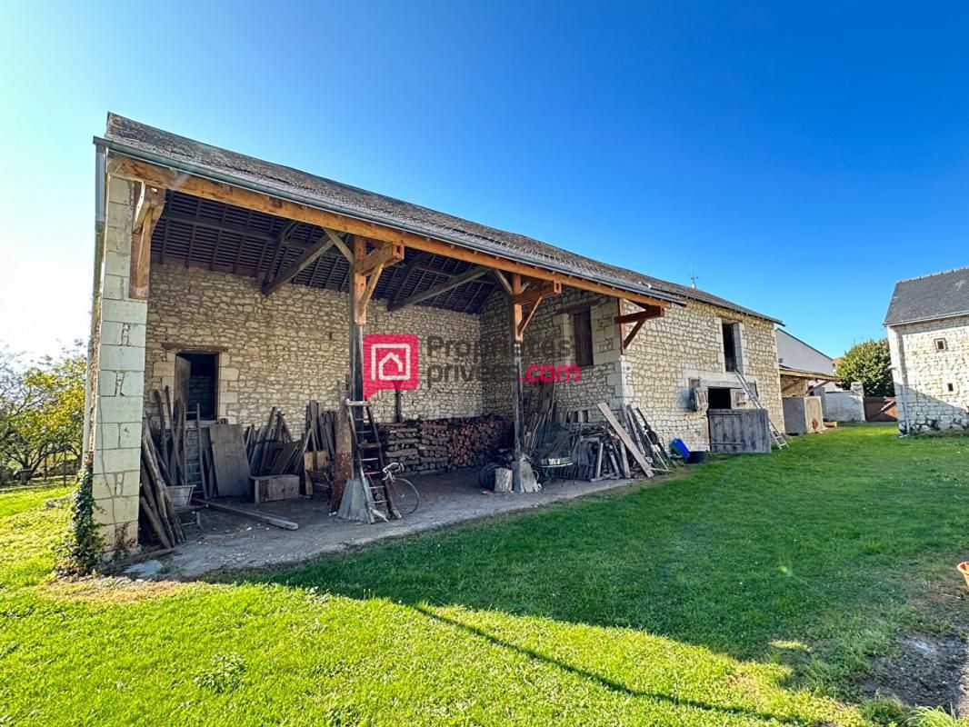 MARCAY Corps de ferme à rénover , 10Mn de CHINON, Jardin de 1540m² 1