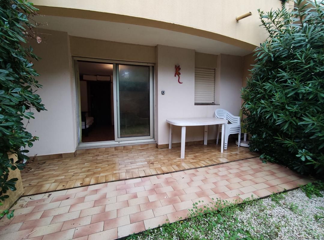 BORMES-LES-MIMOSAS Studio avec jardin Bormes Les Mimosas 1 pièce 20 m² - 140 000 Euros - 1