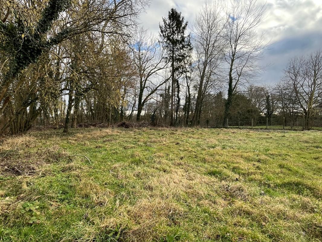 VILLERS-SUR-COUDUN Terrain constructible d'une surface de 770 m2 2