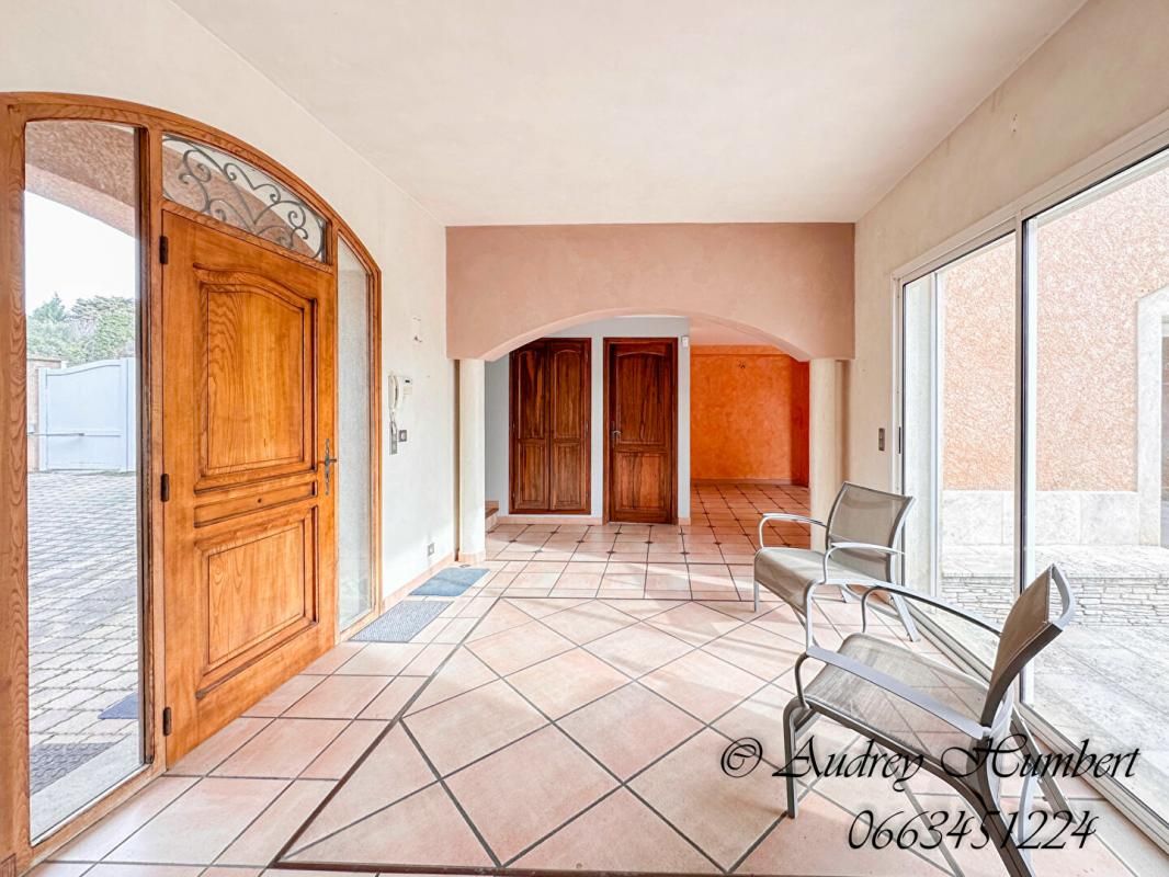 MANOSQUE EXCLUSIVITE, à MANOSQUE, Belle OPPORTUNITE : Villa de 248 m² sur 1600 m² 3
