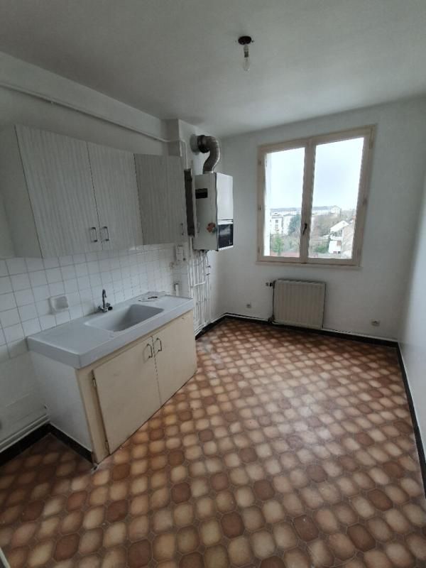 CHATEAUROUX Appartement Chateauroux 2 pièce(s) 50 m2 + PARKING 4