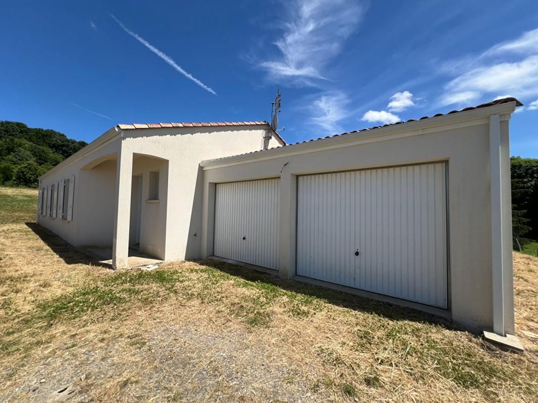 Maison Exireuil 6 pièce(s) 122 m2