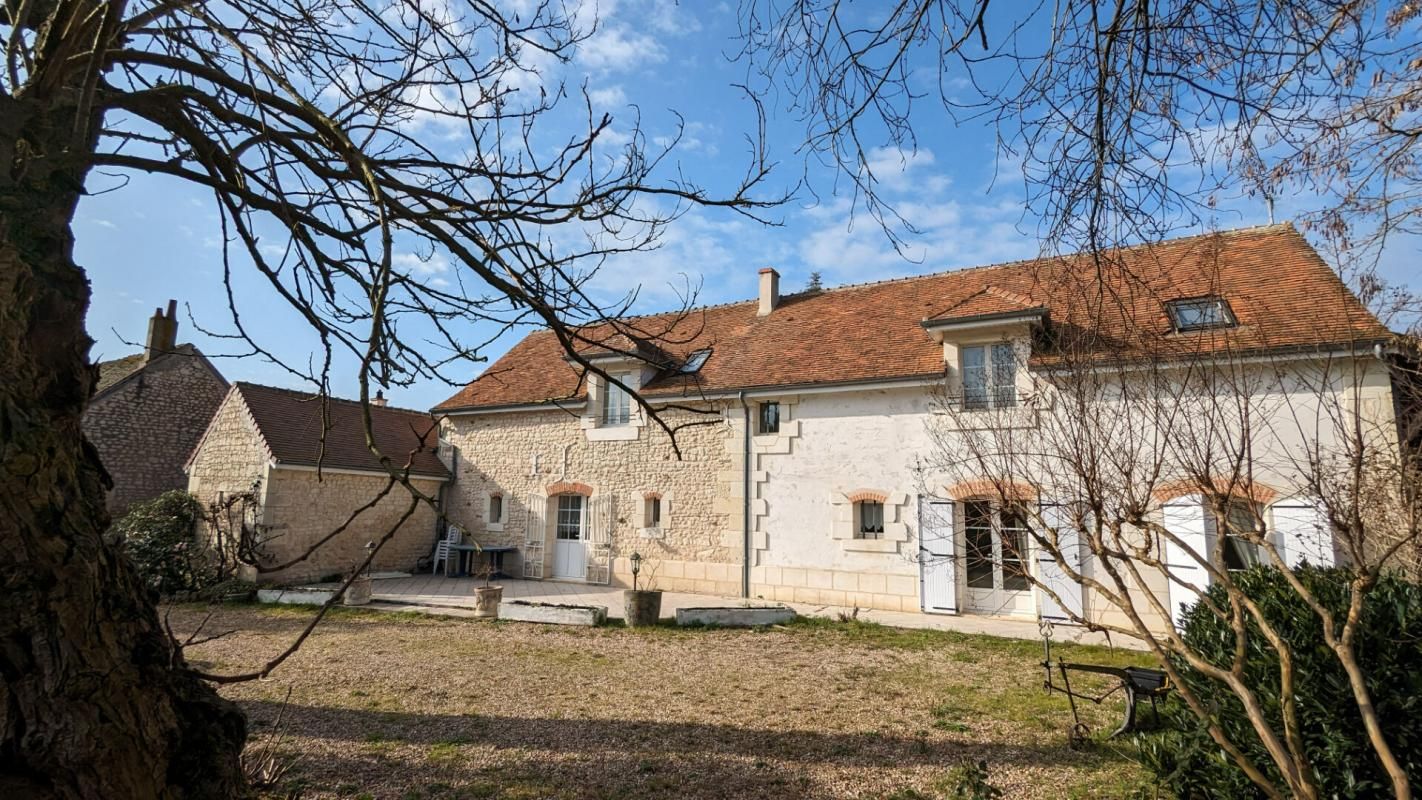 LA CELLE-SAINT-AVANT Maison en vente à termes libre. Descartes .Idéal chambres d'Hôtes 1