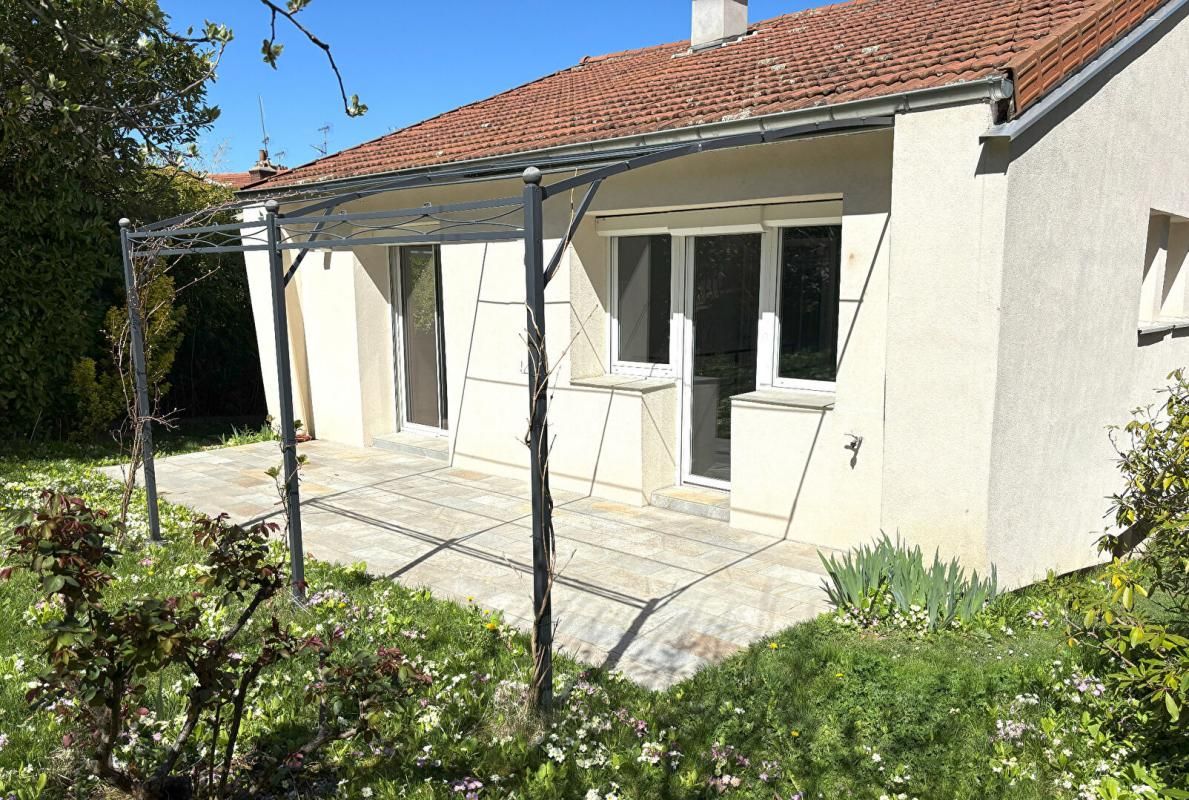 Saint Etienne secteur la Vivaraize maison 4 pièces 2 chambres sur 706m² de terrain