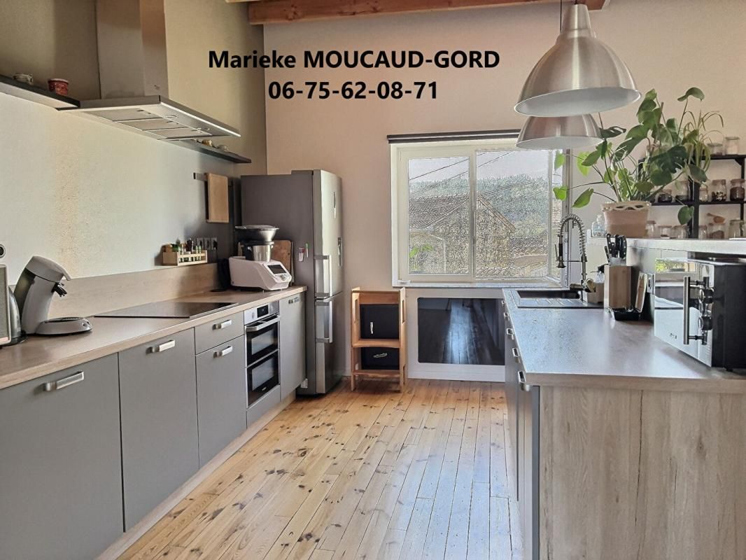 BEAUZAC Beauzac 43590 magnifique ferme pierre rénovée 207m² 4 chambres terrain 780m² 3