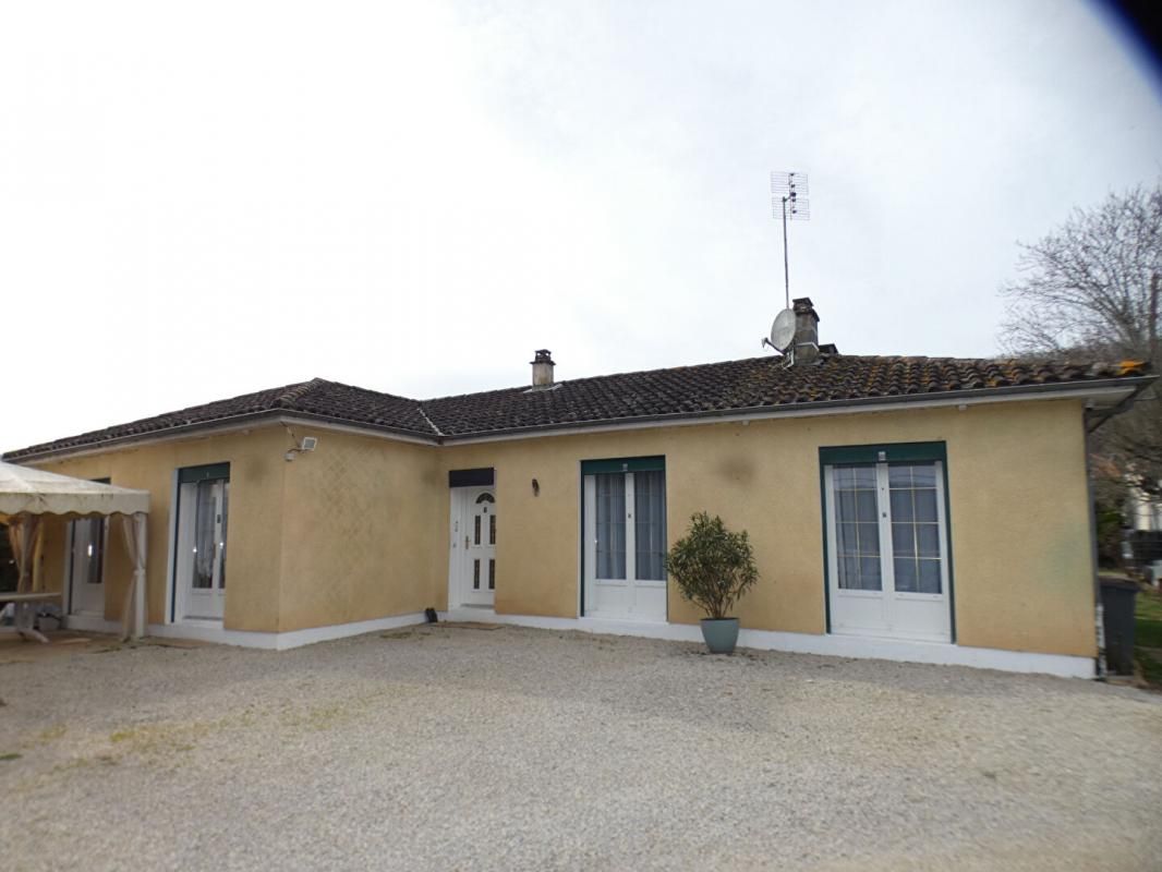 Maison Condat Sur Vezere de plain pied maison avec 3 chambres