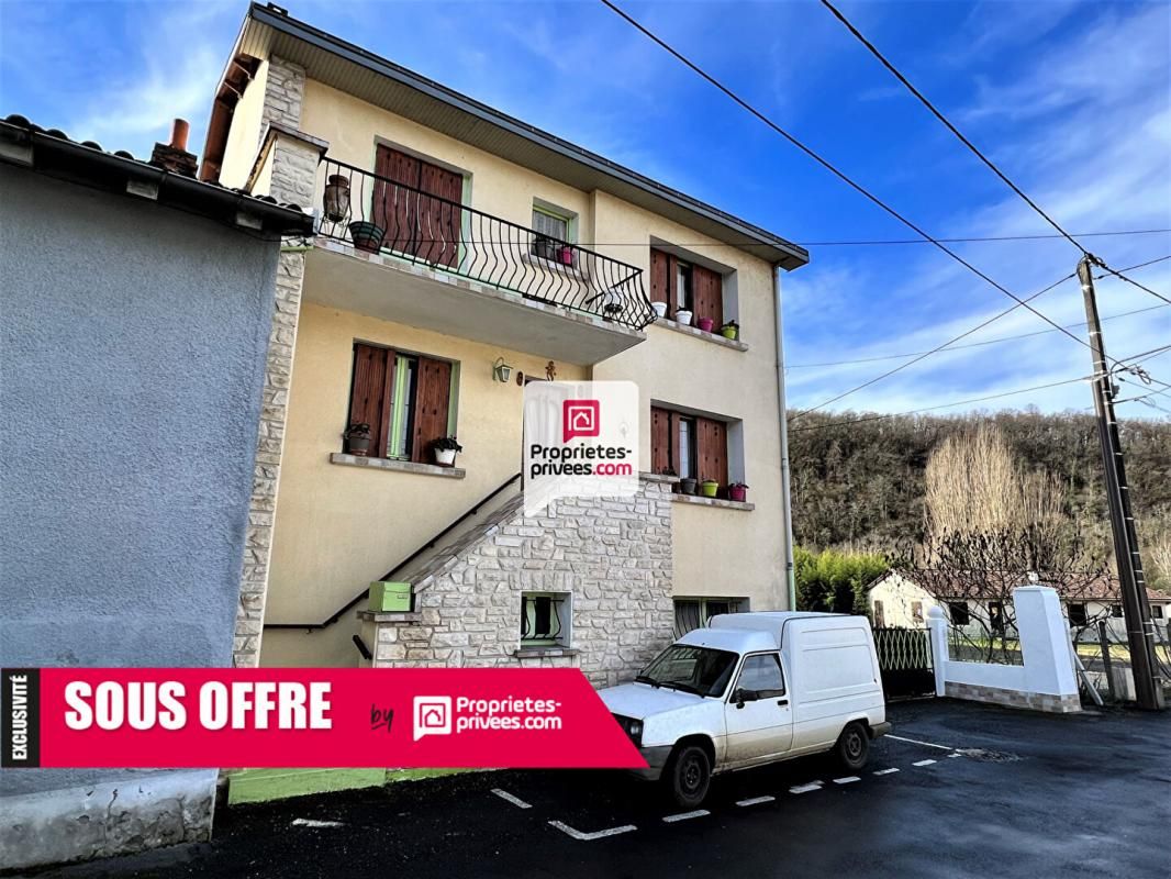 Maison T7/8 d'env. 140m2 avec 4 ch.+ bureau, double garage + dépendance 80m² sur PERIGUEUX (24000)