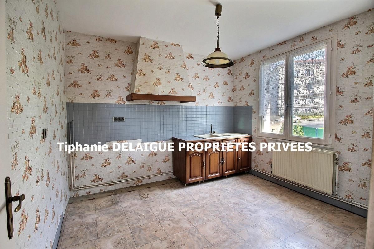LE CHAMBON-FEUGEROLLES Le Chambon Feugerolles 42500 Ensemble Immobilier de 2 Maisons mitoyennes T3 et T4 avec 2 garages et un ensemble de 13 Garages sur 693m² de terrain 2