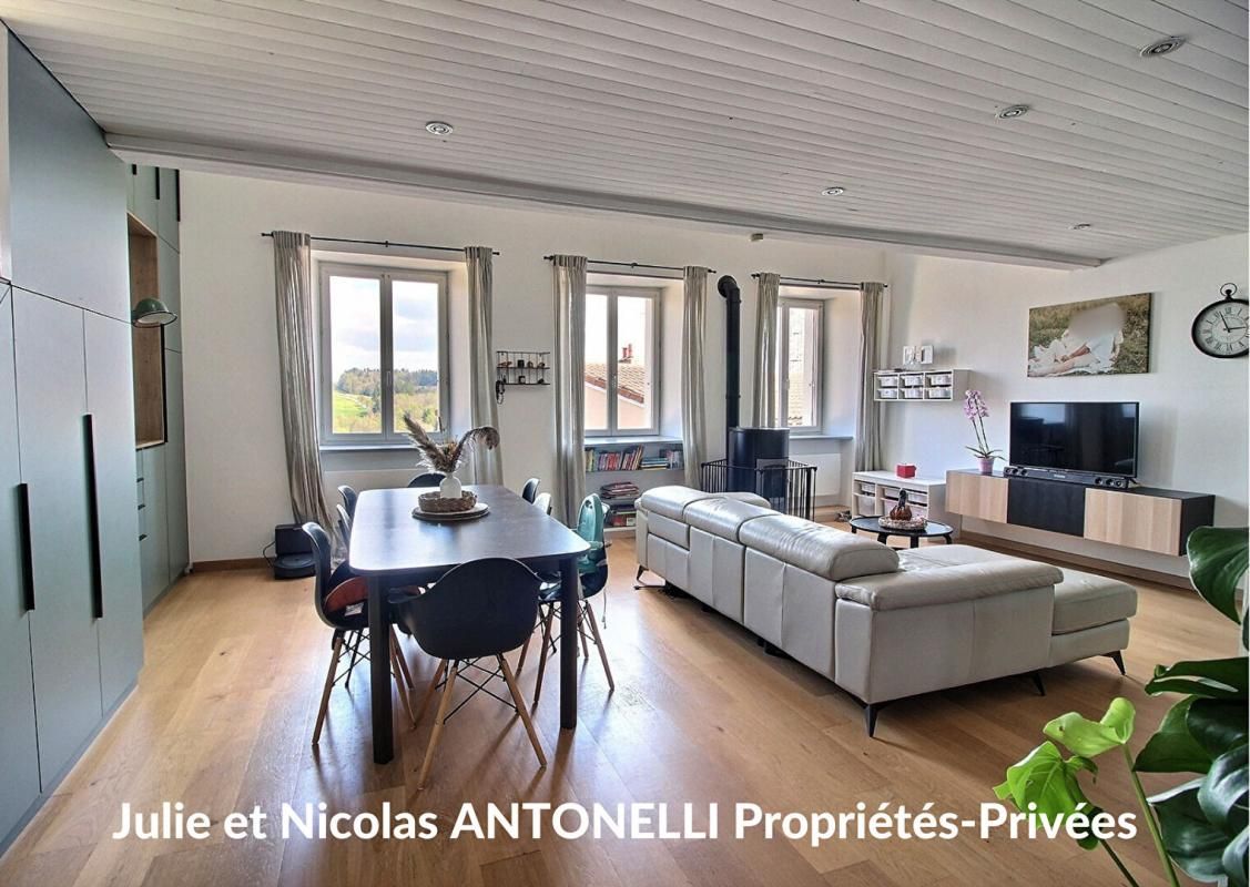 SAINT-DIDIER-EN-VELAY Saint Didier En Velay 43140 Immeuble 138m² composé de deux appartements 3