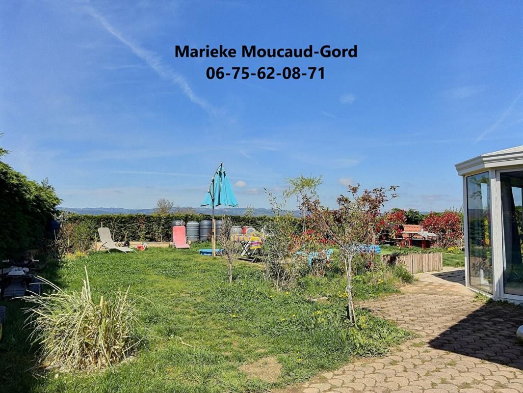 MONISTROL-SUR-LOIRE MONISTROL SUR LOIRE 43120 EXCLUSIVITE  Belle maison de 144m² habitables 4 chambres sur deux niveaux dans un beau jardin clos et arboré de 859 m² 2