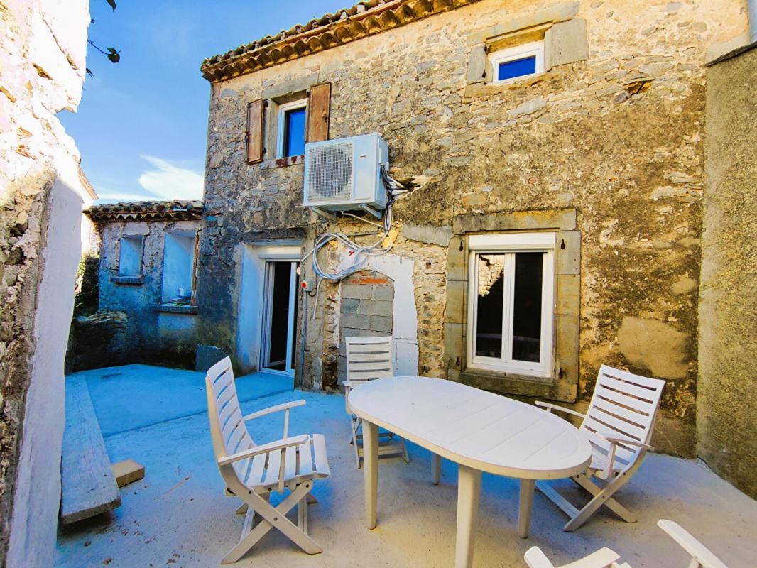 LAURE-MINERVOIS Maison de village 3 pièces avec garage, atelier, cave, terrasse, et parcelle de terre 1