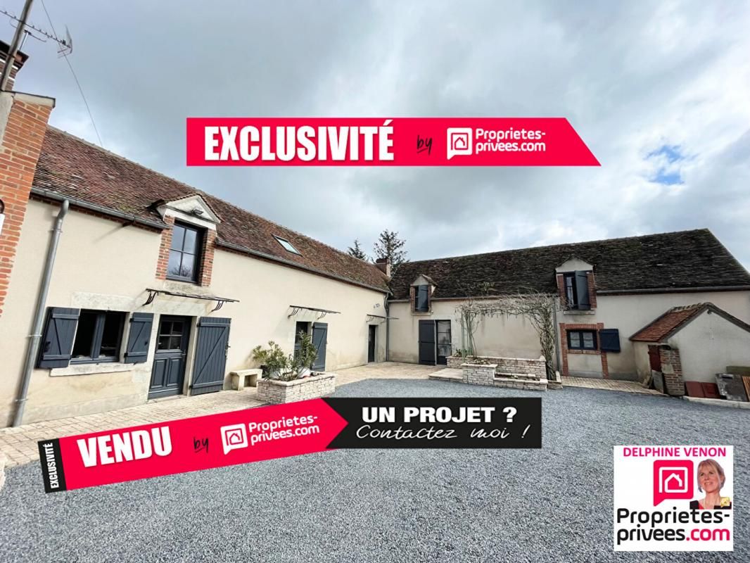 EXCLUSIVITE - Fermette rénovée avec beaucoup de cachet dans le bourg de Saint Martin d'Abbat sur un terrain de 3258 m²