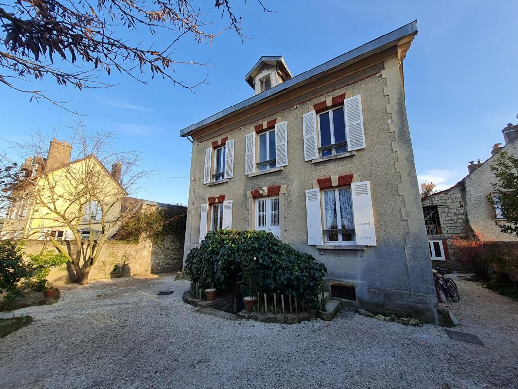 Maison Saint Ouen L'aumône 8 pièce(s) 168 m2