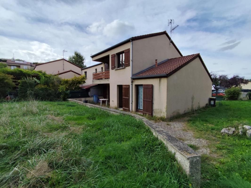 SAINT-CHAMOND SAINT CHAMOND (42400)  Maison 97m² 3 chambres sur parcelle d'environ 653m² 2
