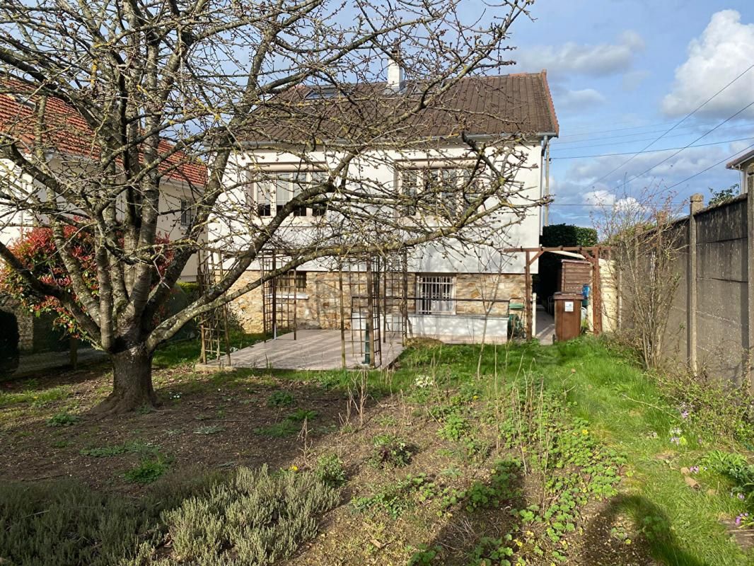 CORBEIL-ESSONNES Maison Corbeil Essonnes 4 pièce(s) 83 m2 1