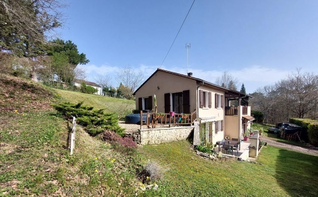 Maison Château L'Evêque 130 m2 avec garage et jardin