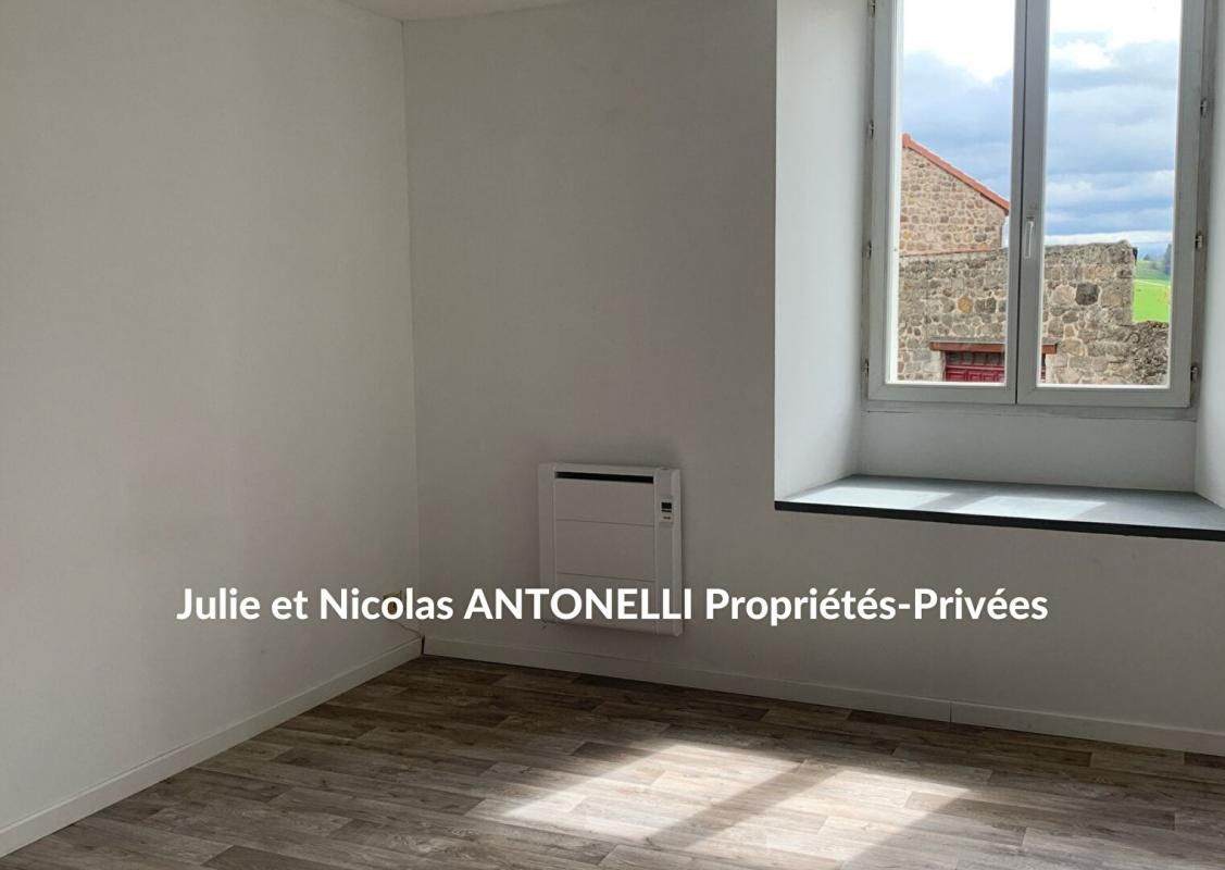 SAINT-DIDIER-EN-VELAY SAINT DIDIER EN VELAY 43140 Appartement  47m² 2 pièces avec Locataire 4