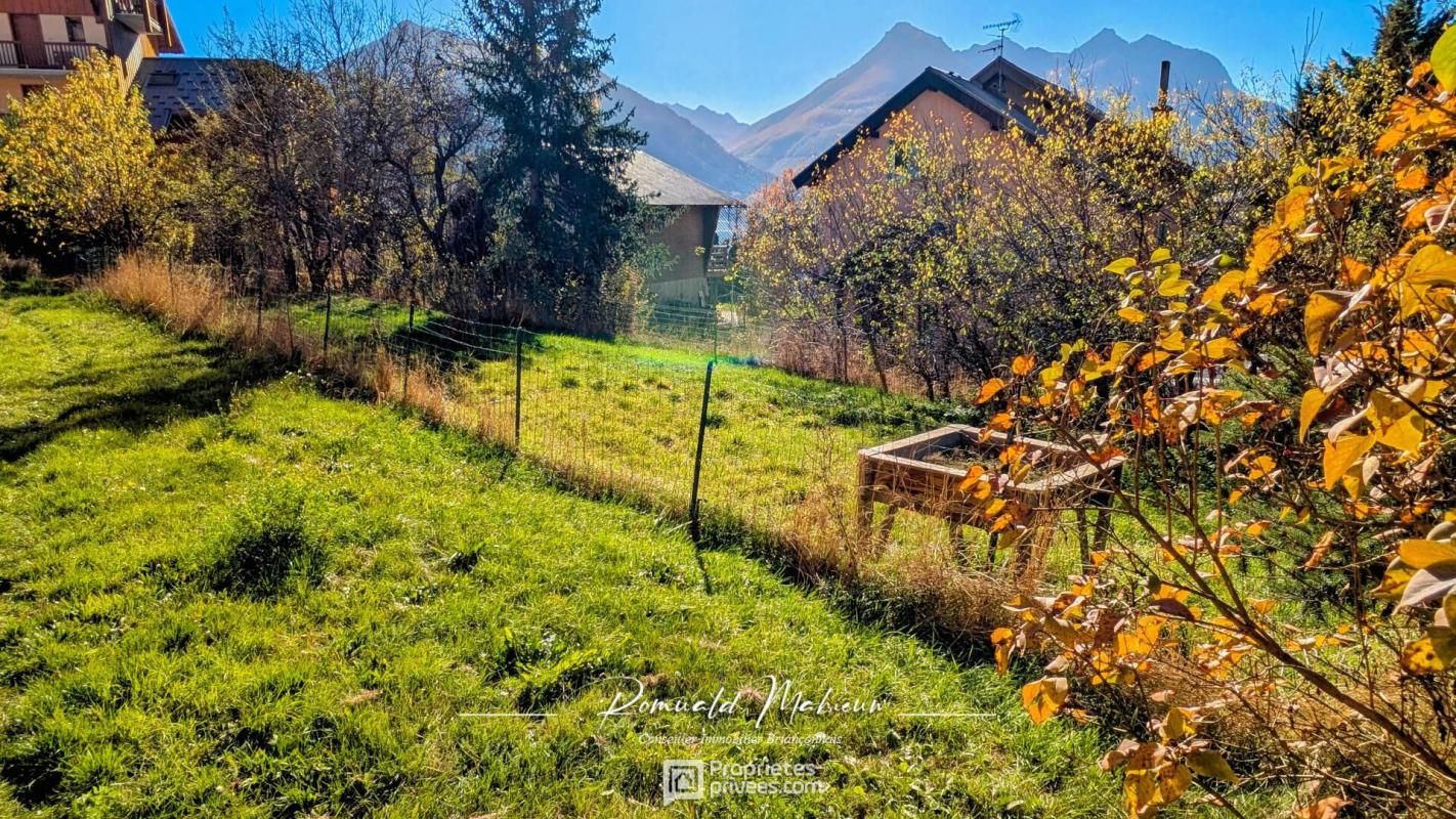 BRIANCON BRIANCON - Grande Maison de famille de 275 m² divisée en 4 appartements avec Jardin de 1000 m² 2