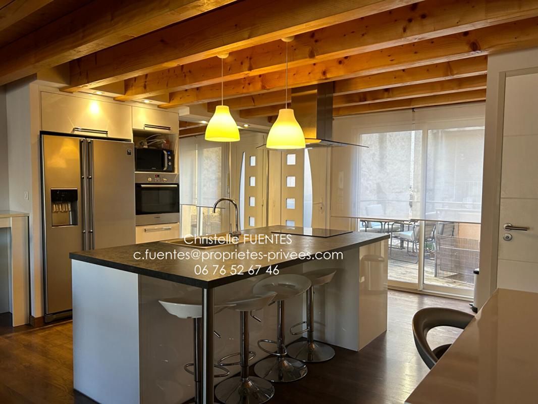 HERAULT - LOUPIAN - APPARTEMENT DUPLEX T3 - TERRASSE - 2 PARKING