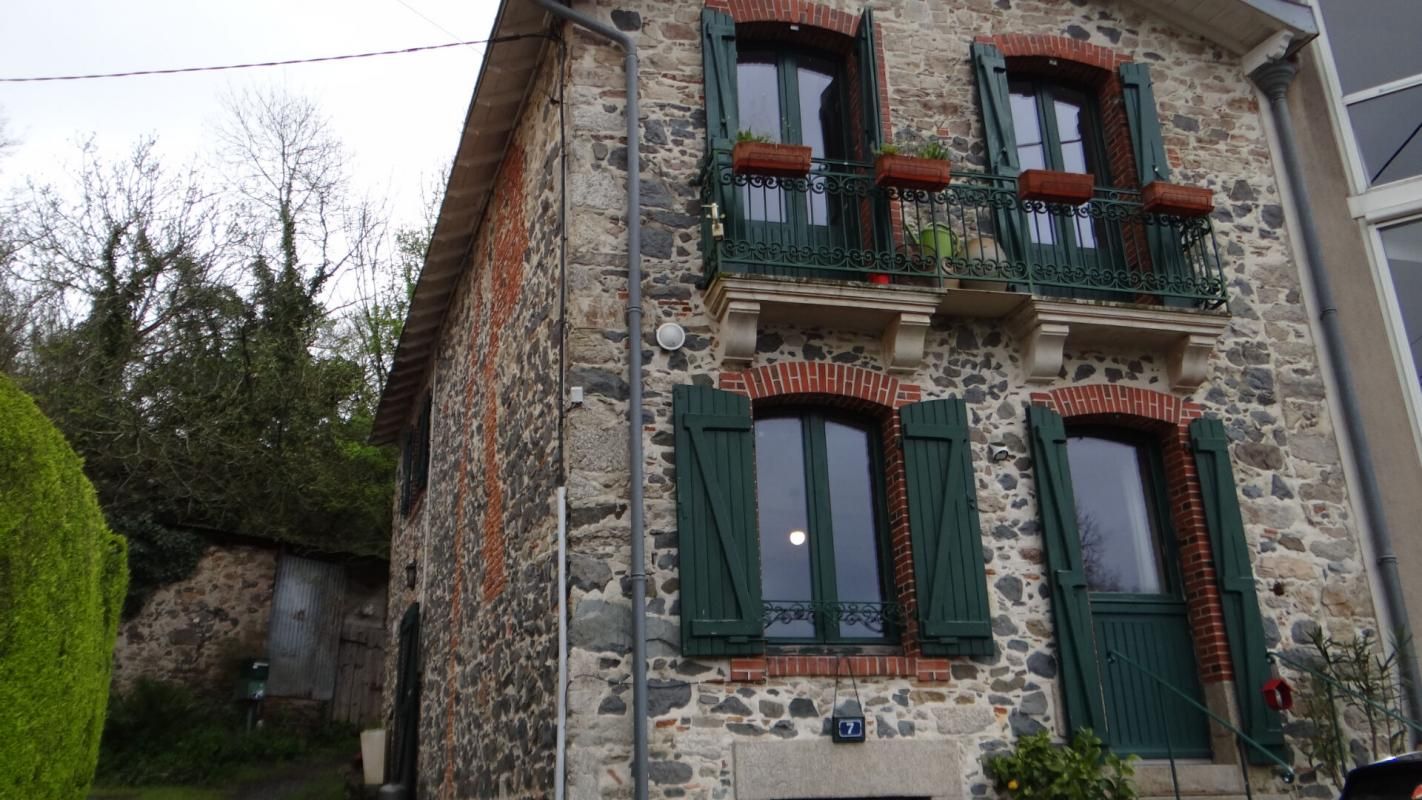 Maison Gorges 4 P . 3 Chs . 79.46 M² . T 49 M² . Cave