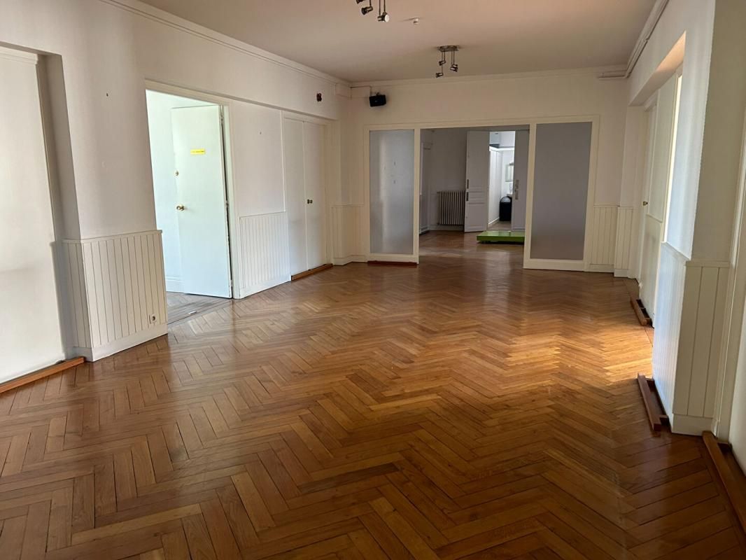 Appartement Clermont Ferrand 8 pièces 305 m2