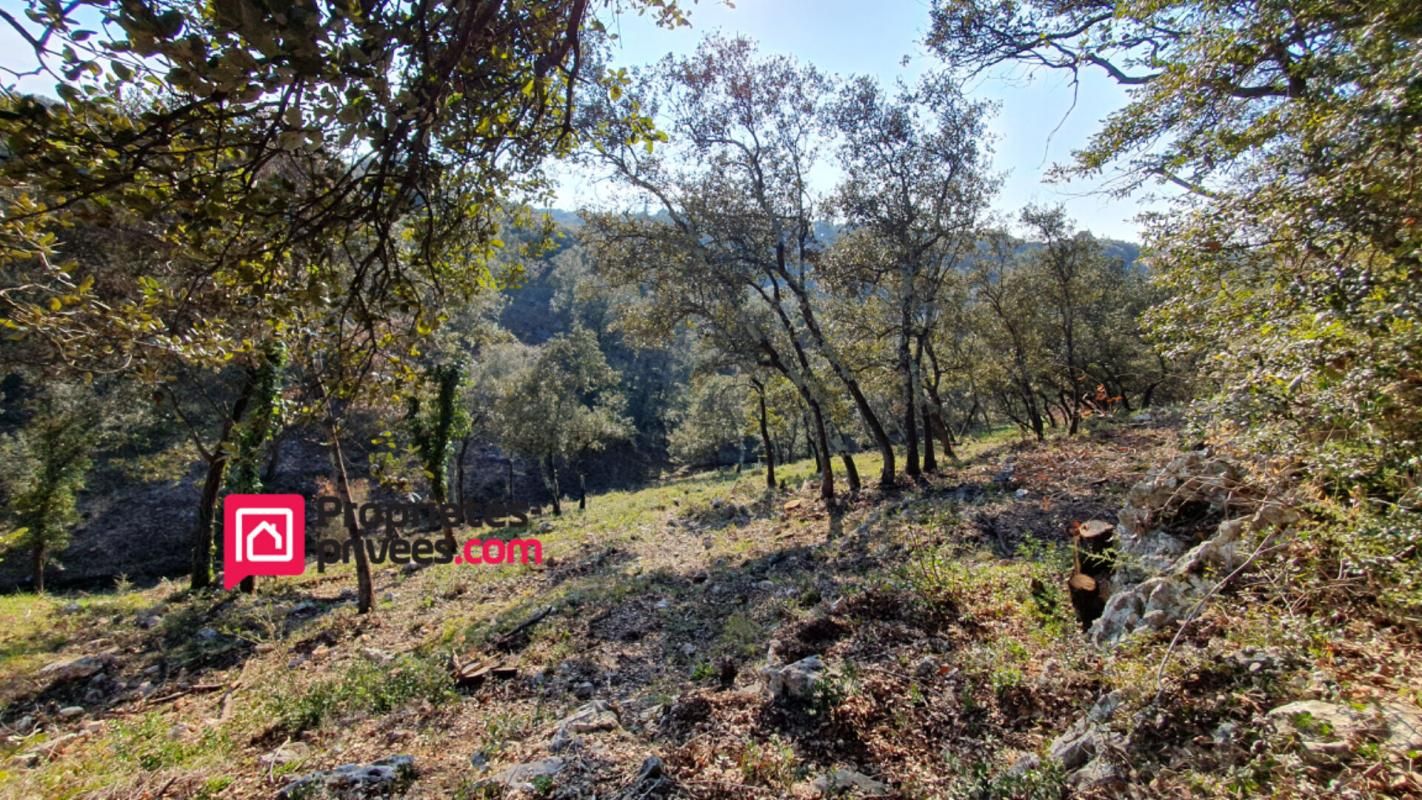 UZES Terrain à 5km d'Uzès 4