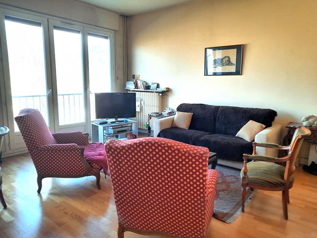 NEUILLY-SUR-SEINE Appartement Neuilly Sur Seine 2 pièce(s) 73.25 m2 2