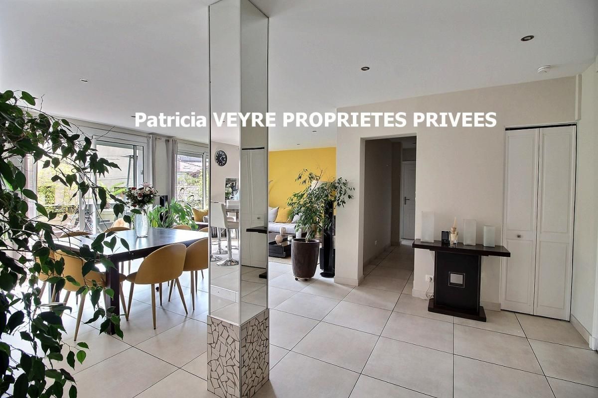 SAINT-ETIENNE Saint-Étienne 42000 secteur CHATEAUCREUX Appartement T4 de 120 m² 3 chambres terrasse garage et cave 3