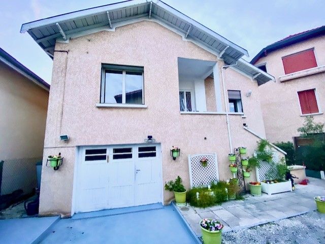 Maison à Venissieux Parilly- 127 m2- avec 2 appartements