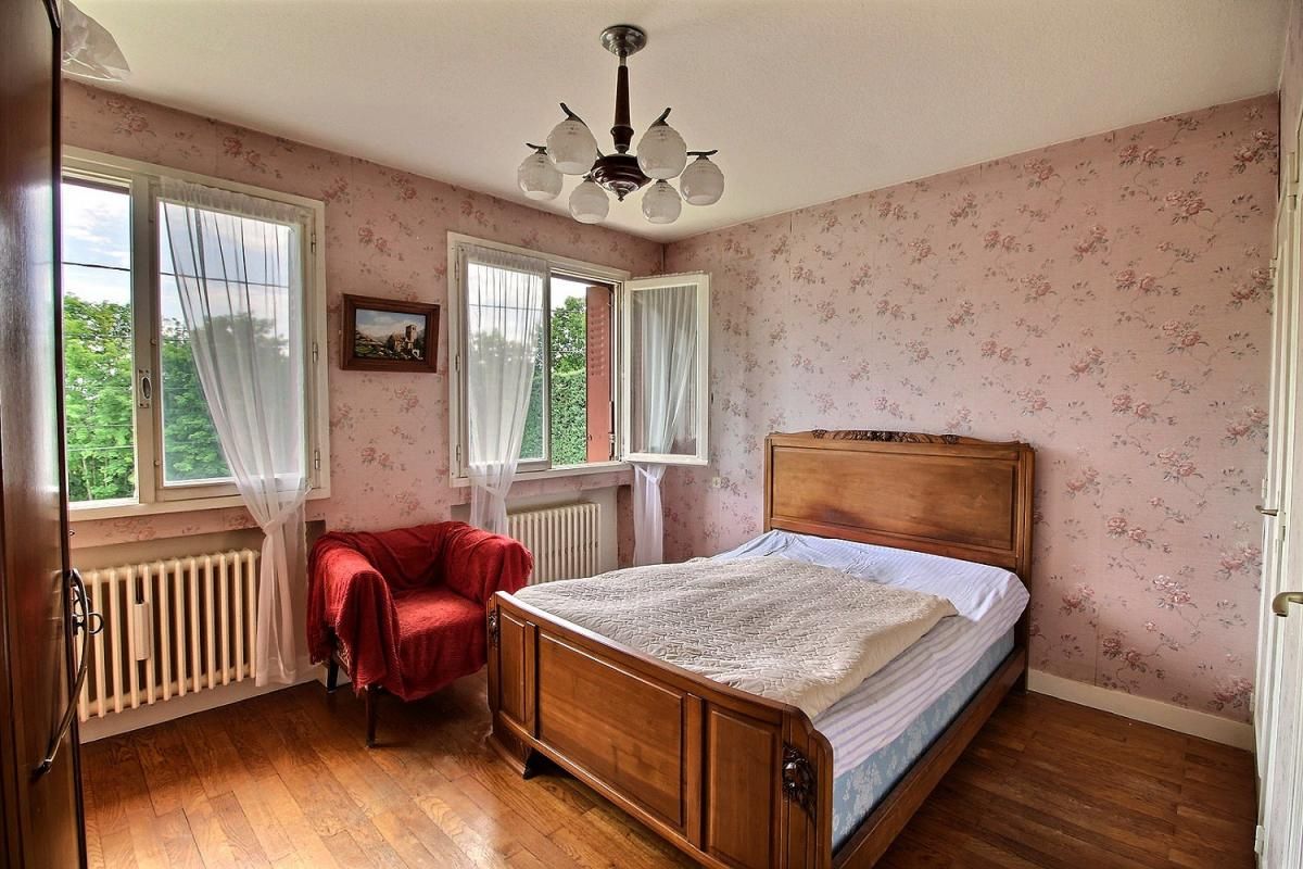 SAINT-ETIENNE SAINT ETIENNE 42000 golf bel Air Maison 98m² habitables sur sous-sol complet 4 chambres terrain 920m² 4