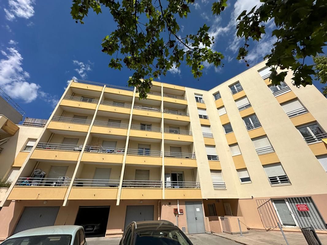 MONTPELLIER Appartement studio avec terrasse entre gare St Roch et rives du Lez 1