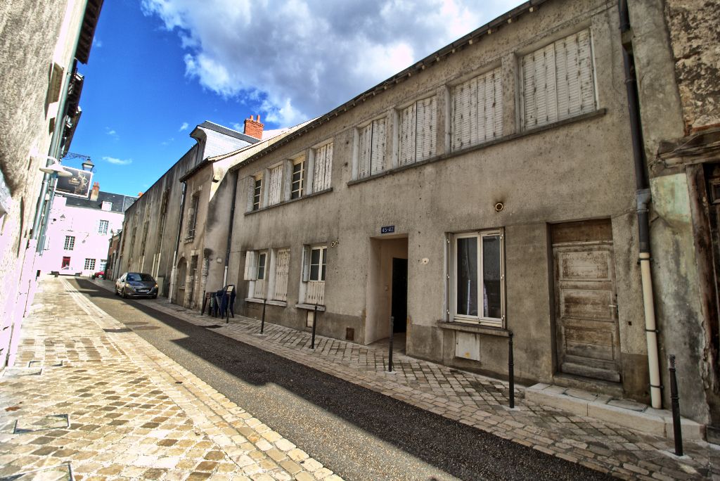 2 Appartement Blois studiio T1 28 m2 et 25m2 cour privative