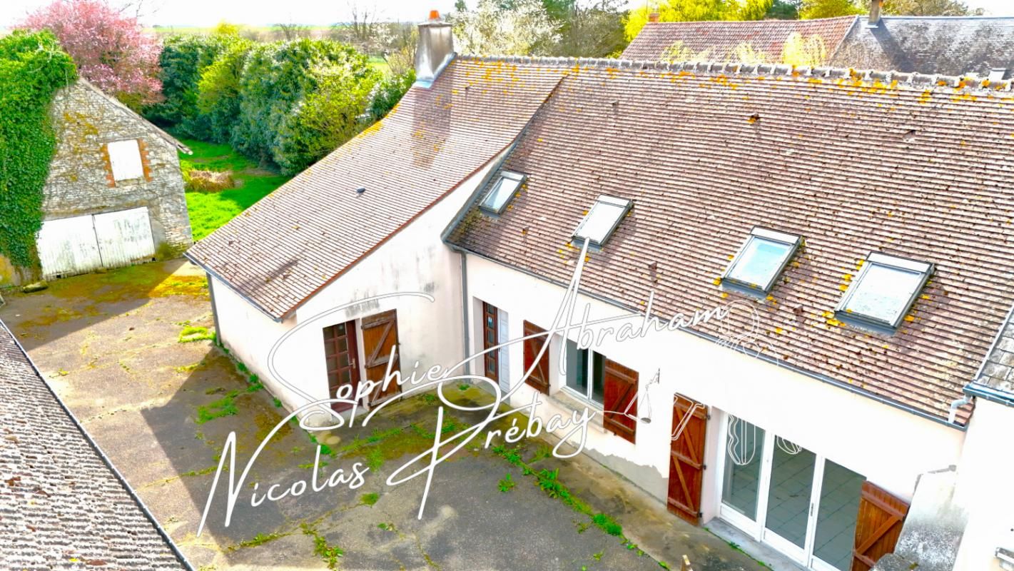 Maison en pierres de 5 pièces, 4 chambres avec garage et grand terrain