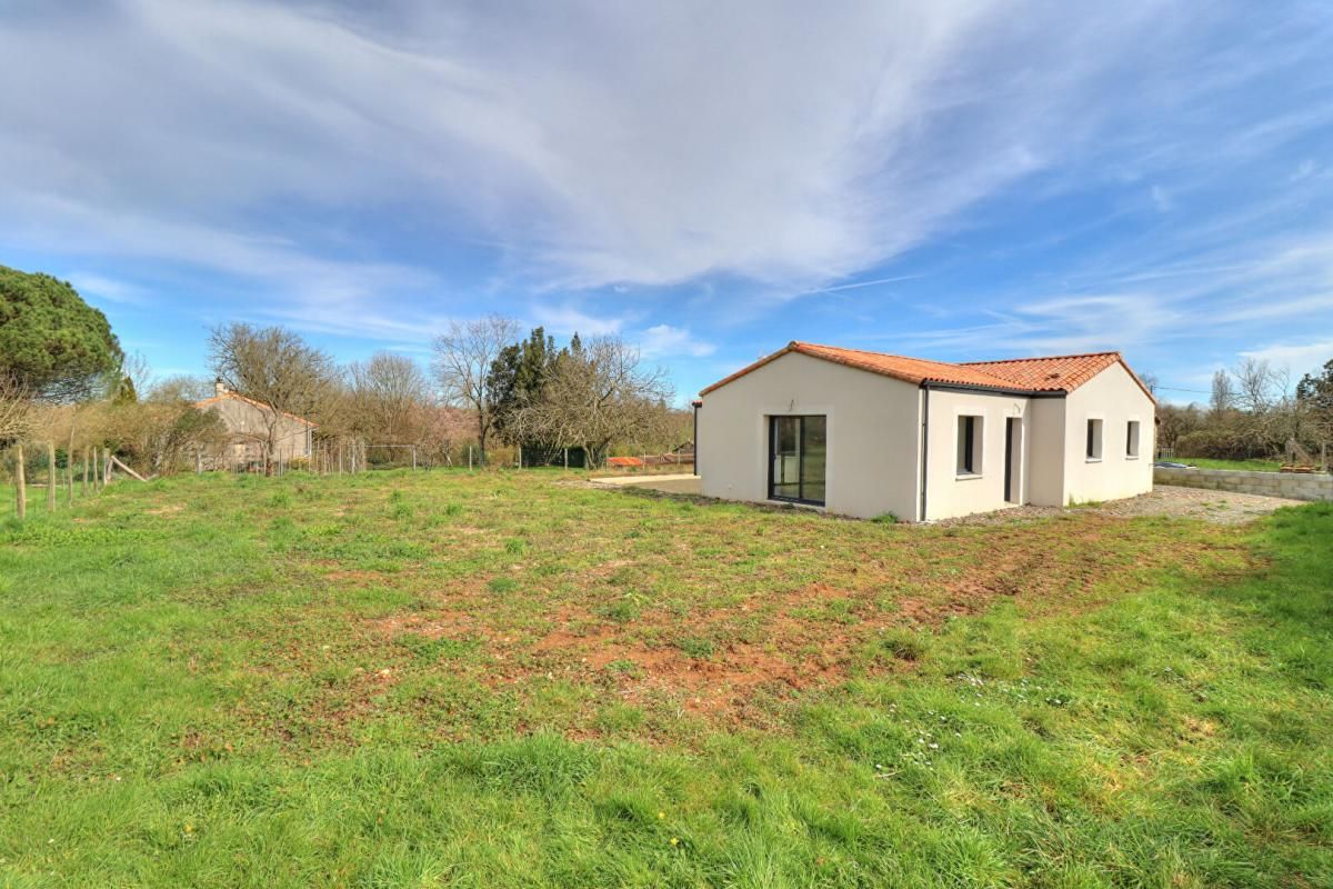 Maison Saint Christophe Sur Roc 5 pièce(s) 125 m2