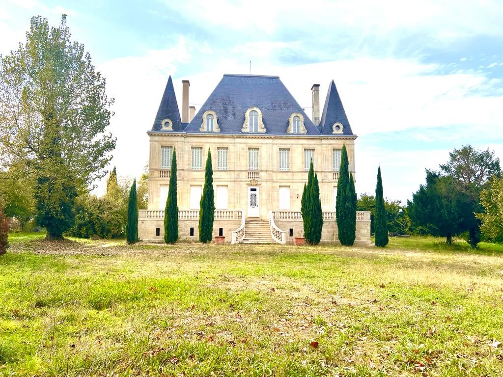 LISTRAC-MEDOC Château 1