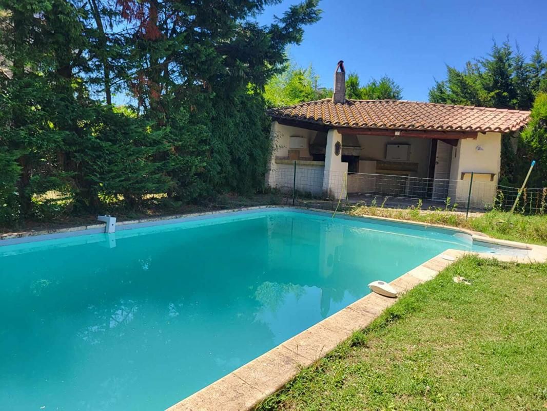 Maison Arles 10 pièce(s) 206 m2 AVEC GARAGE ET PISCINE!