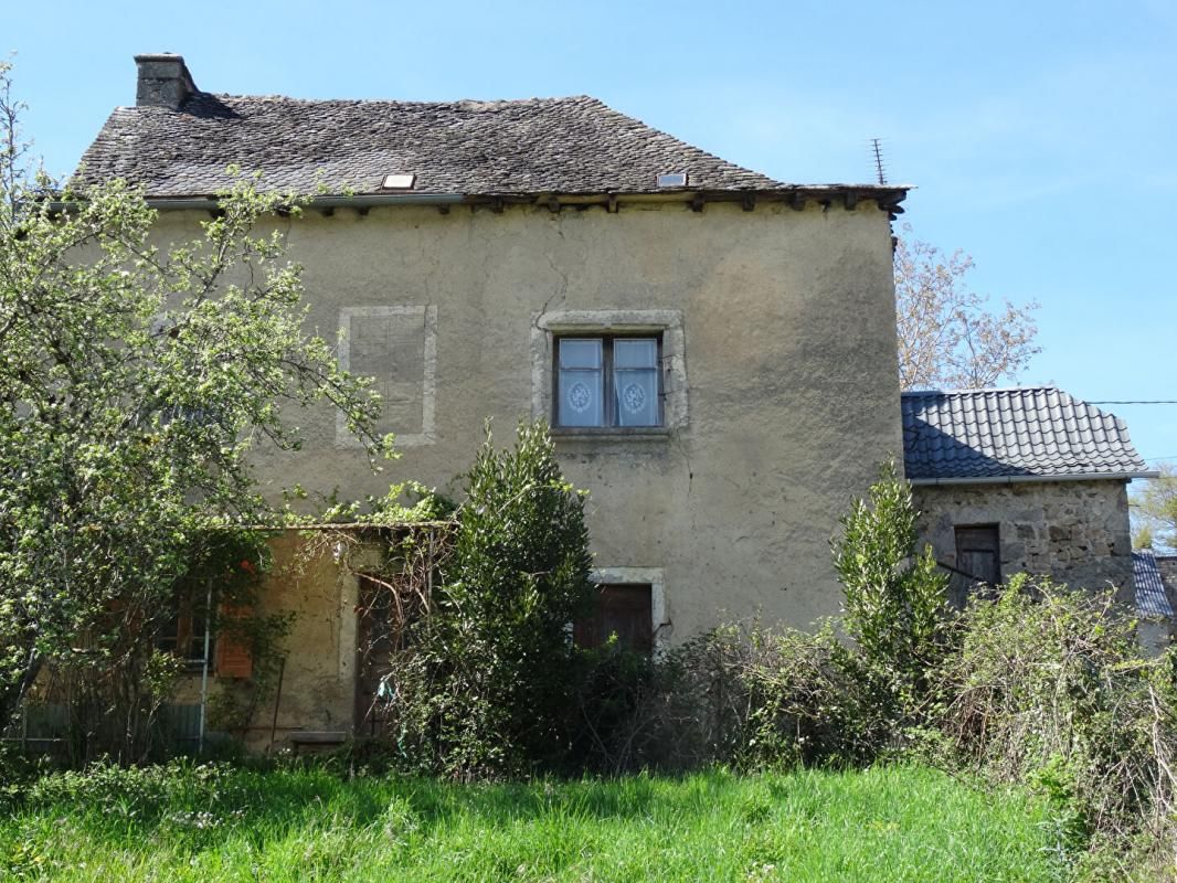 SENERGUES Secteur Sénergues  maison ancienne de 3 pièce(s)  terrain 125 m² orientation Sud et Est 2