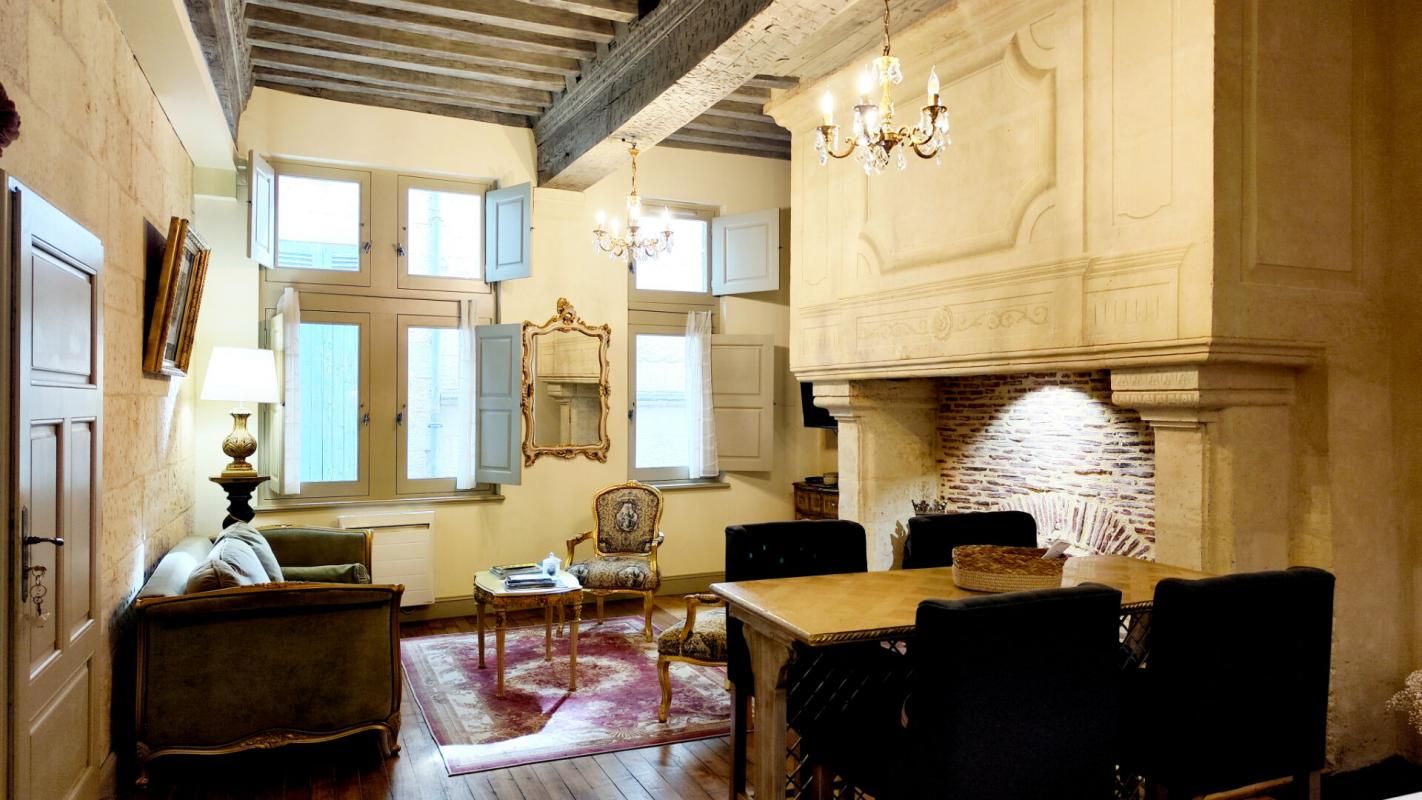 Superbe appartement T2 rénové en plein coeur centre historique de Périgueux (24000)