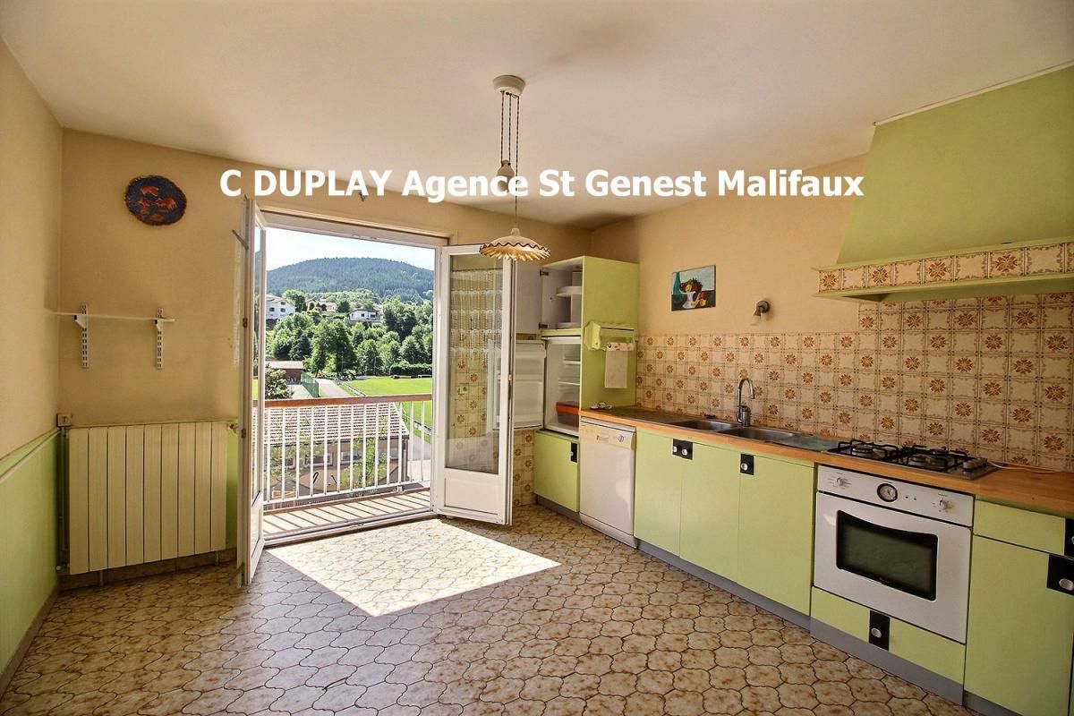 RIOTORD Riotord 43220 Maison de village 136m² habitables 4 chambres sur 215m² de terrain 4