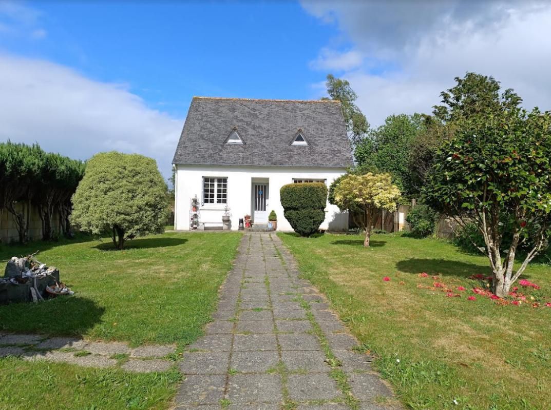 29530 Collorec maison de bourg de plain pied au calme 2 chambres jardin