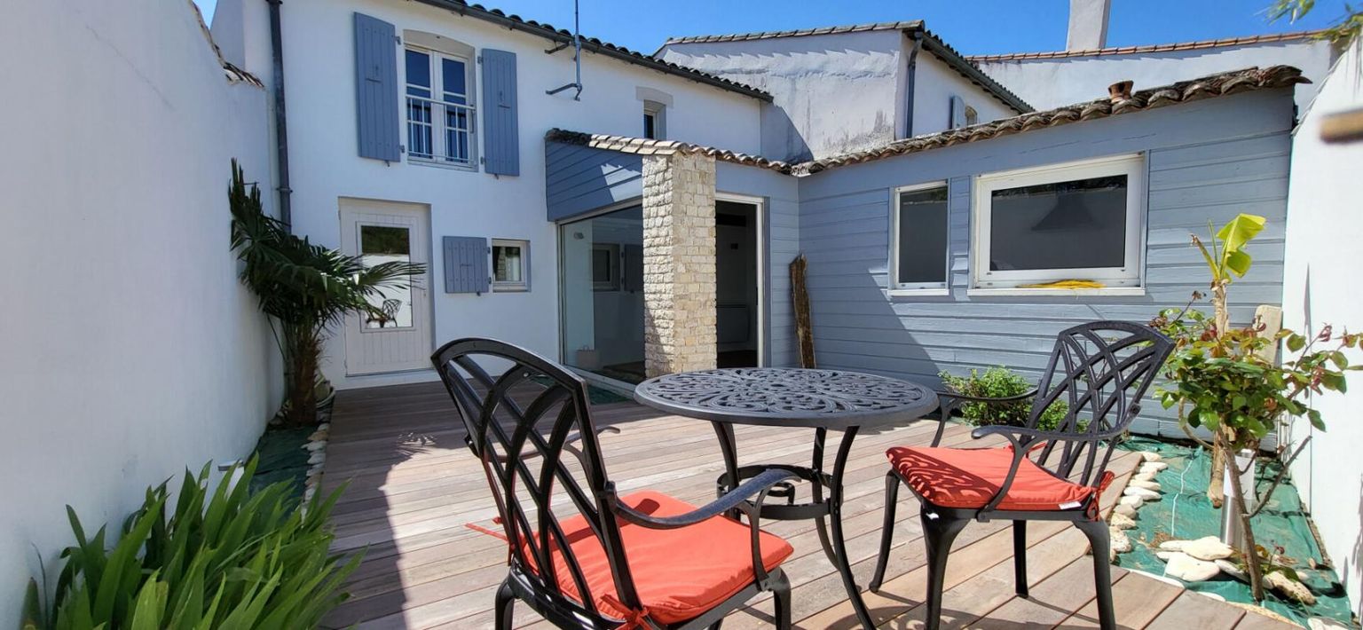 17580 - ILE DE RÉ - JOLIE MAISON RENOVEE 2 CH - TERRASSE