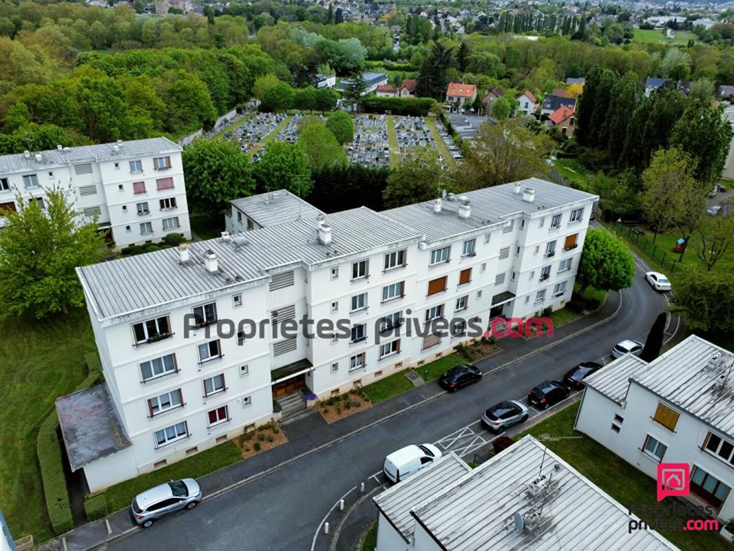 SAINTE-GENEVIEVE-DES-BOIS Appartement Sainte Genevieve Des Bois 4 pièces 66 m2 1