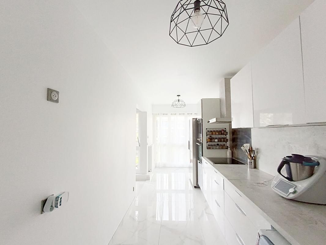 LES MUREAUX Appartement Les Mureaux 4 pièce(s) 77 m2 3