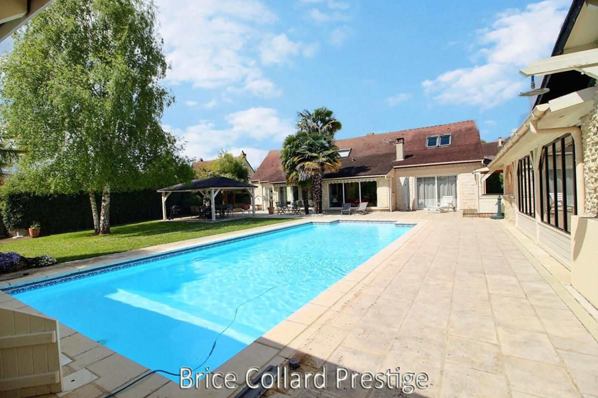 VERDERONNE 60140 VERDERONNE Superbe propriété avec piscine et double garage 1