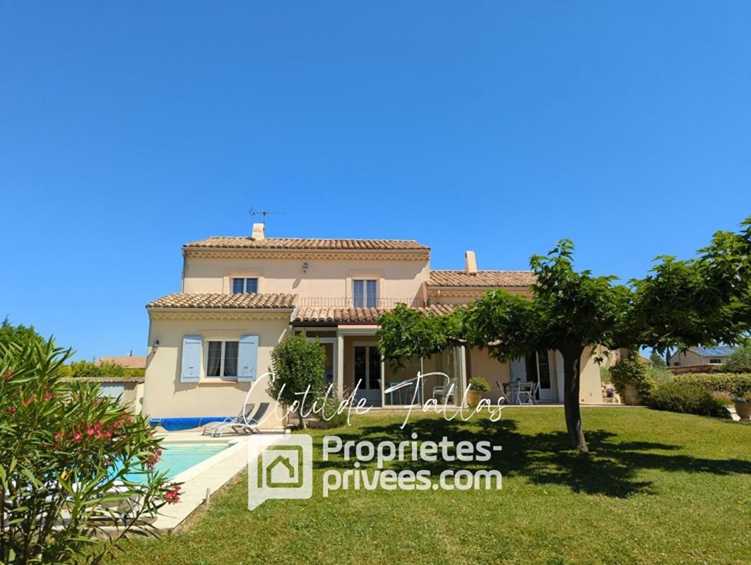 Maison familiale 180 m² - 4 chambres - garage 57 m² - piscine sur 1940 m² de terrain