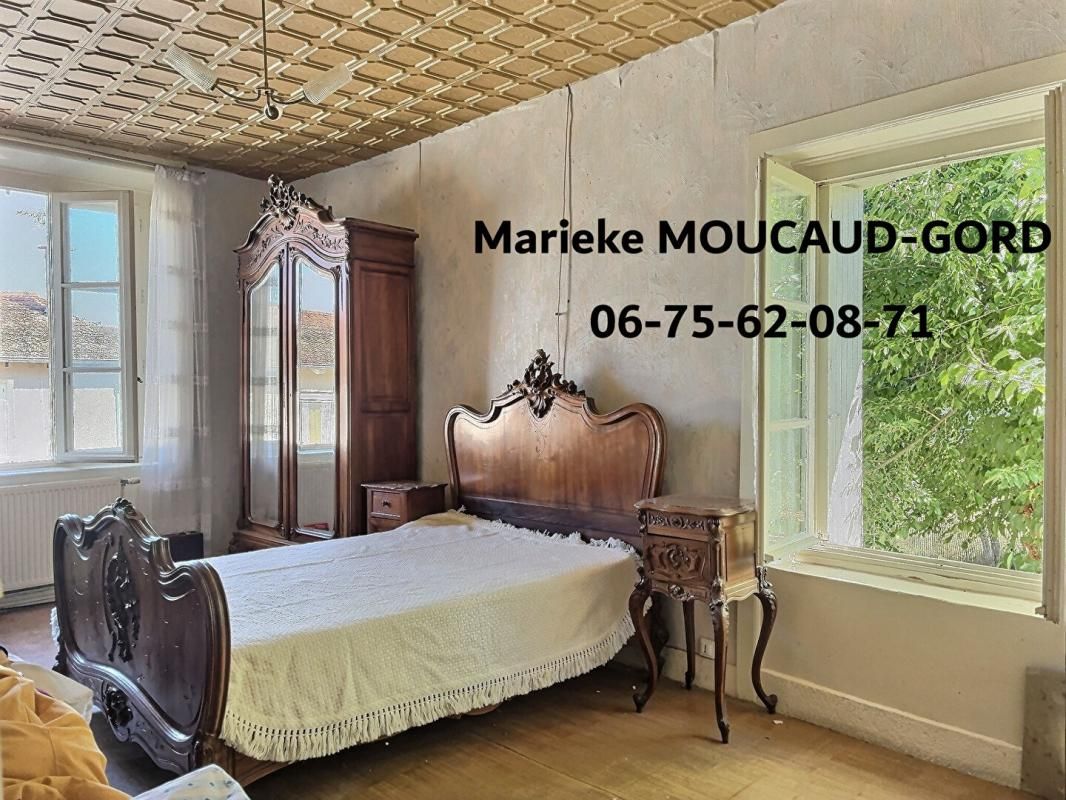 BEAUZAC BEAUZAC 43590 Maisons de 132m²  sur deux niveaux 4 chambres sur terrain 800m² en plein centre du village 1