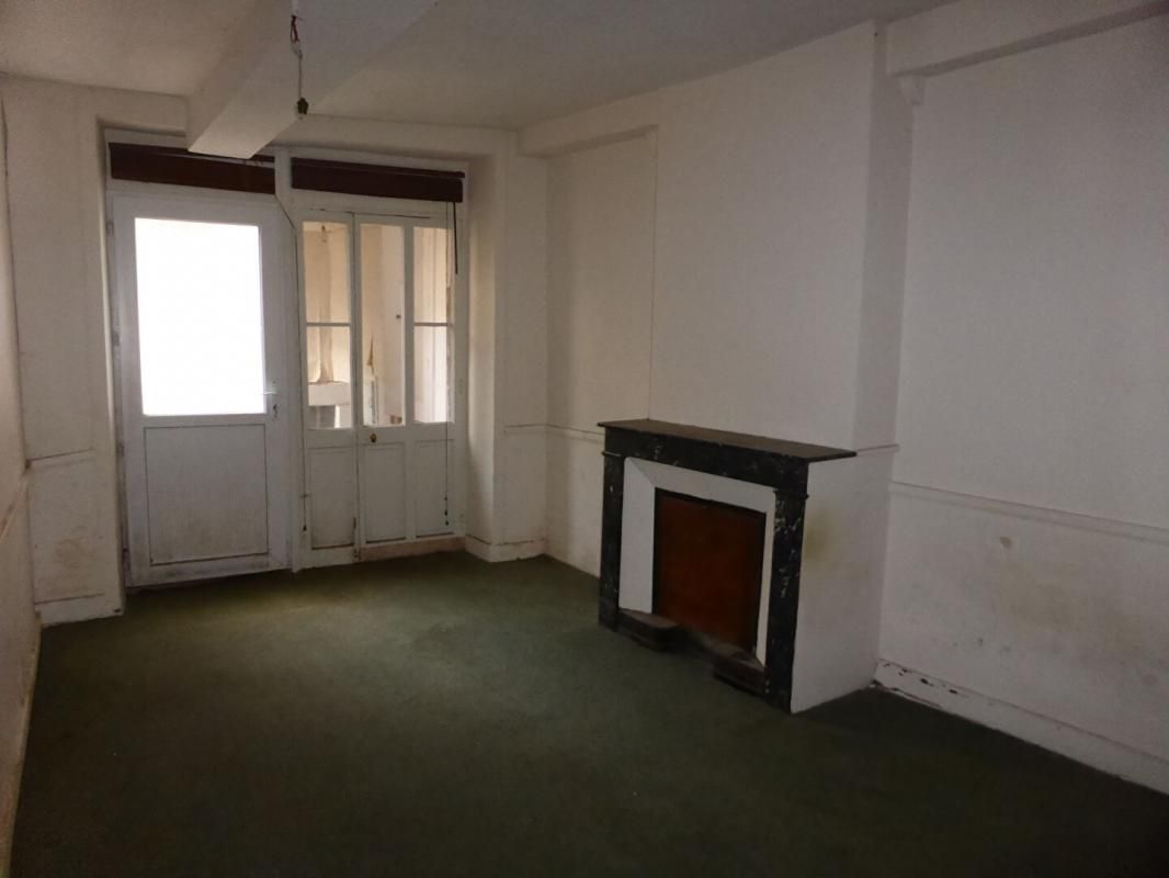 LANGRES Opportunité de Langres : Maison en Pierre à rénover, 12 pièce(s) 260 m2 3